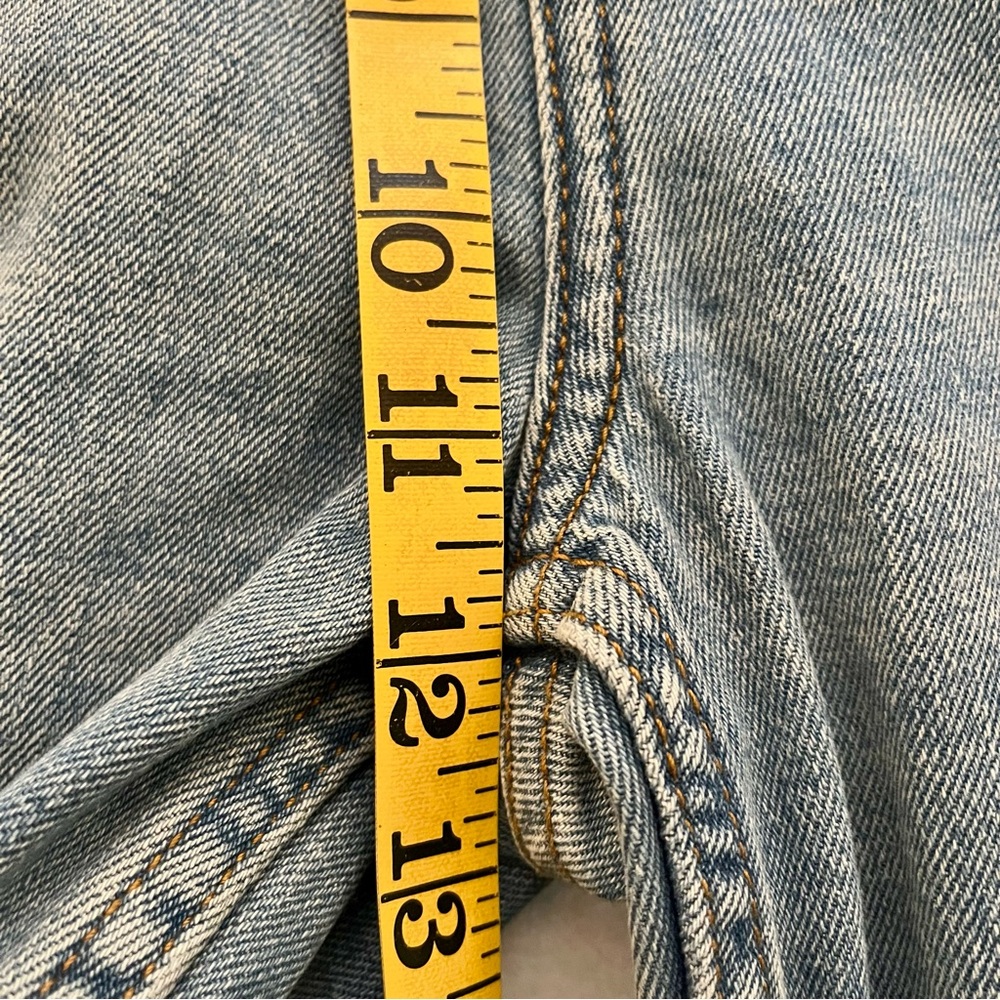 Abercrombie & Fitch NWT The 90’s Slim Straight High Rise Medium Fray Hem Jeans - Picture 14 of 15